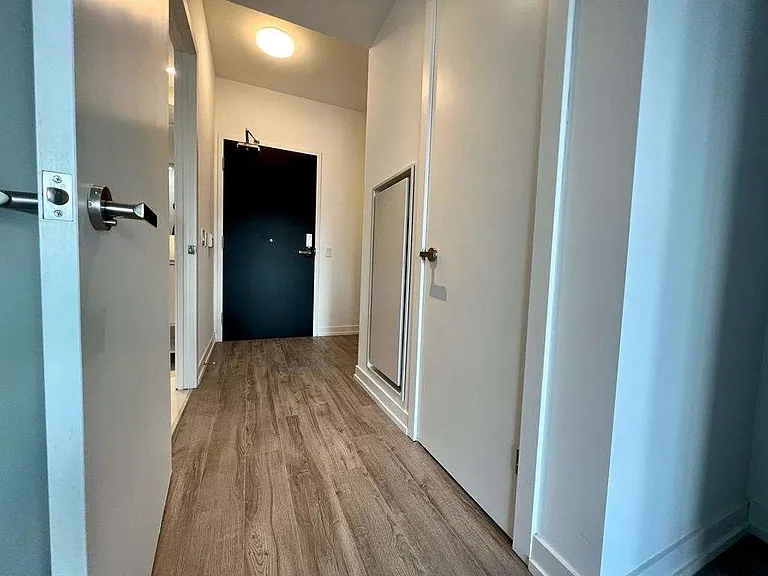 75 Shuter St #2015 — Photo 13