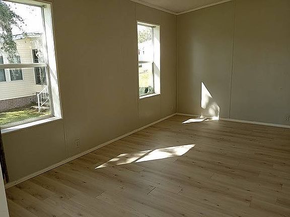 4th image of 2231 Abbottwoods Ln