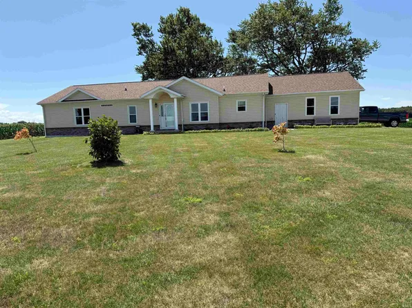 5765 W 700th Rd N, Larwill, IN 46764