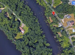 112 River Rd, South Hadley, MA 01075