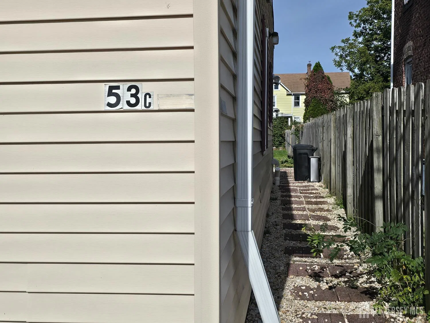 2 bed, 1.0 bath, $2,300 — Photo 2