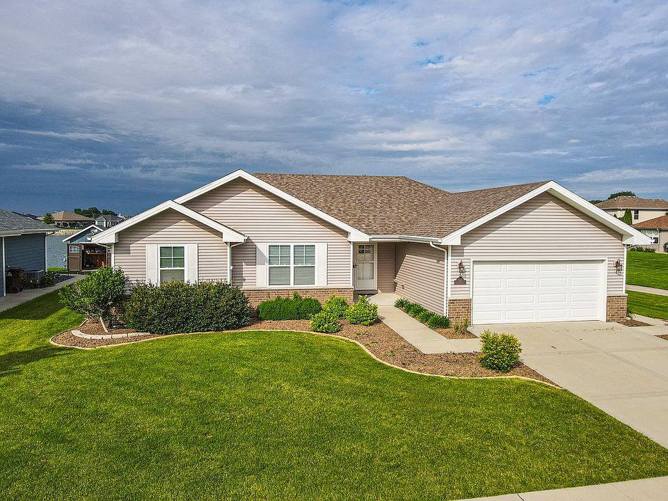 1st image of 542 Peacock Pl