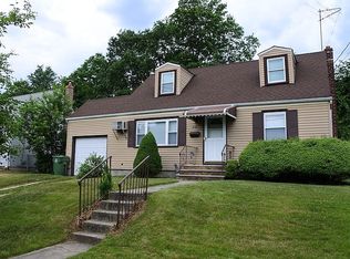 616 Princeton Rd, Linden, NJ 07036