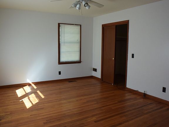 5th image of 1602 23rd Ave E