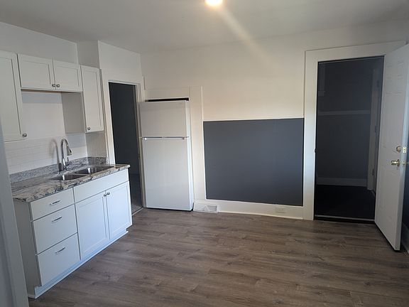 3rd image of 8 Keppel St