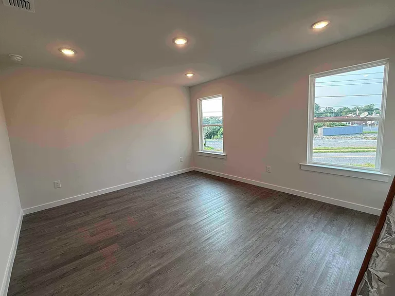 415 F Ave SE — Photo 4
