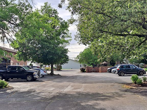 4th image of 810 Highland Dr APT 303