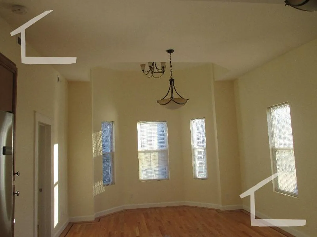 Building Photo - 229 Boylston St #3