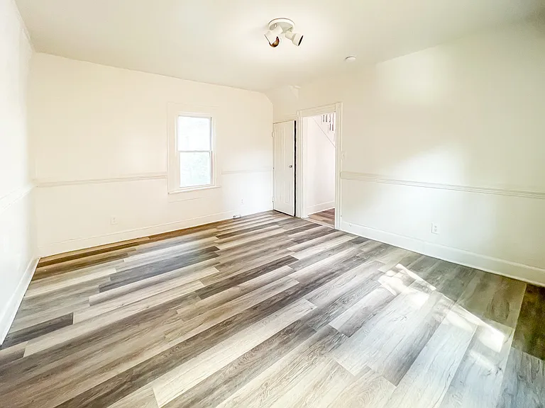 1005 Maplewood Ave — Photo 7