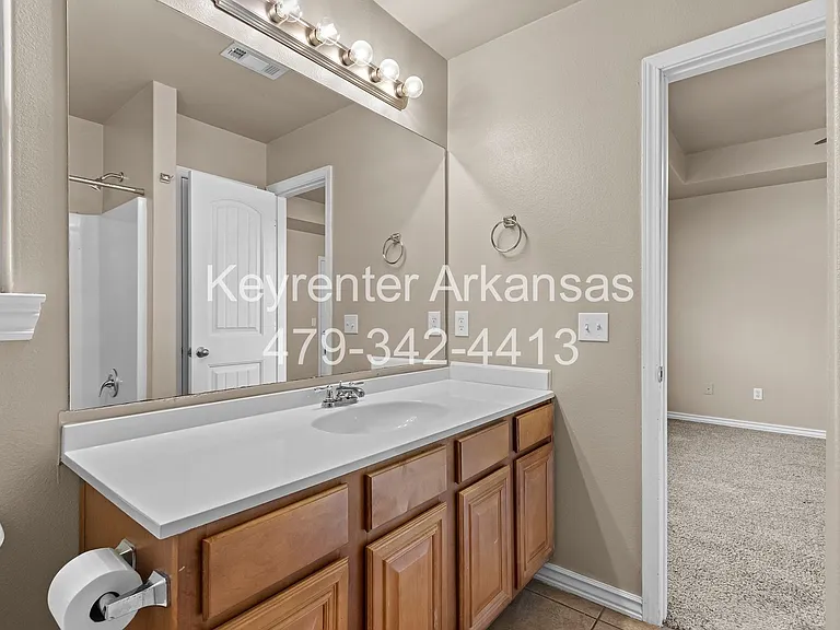 1041 Sara Beth St — Photo 20
