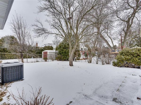 11 Maitland Ave, Hamilton, ON L9A 3J4