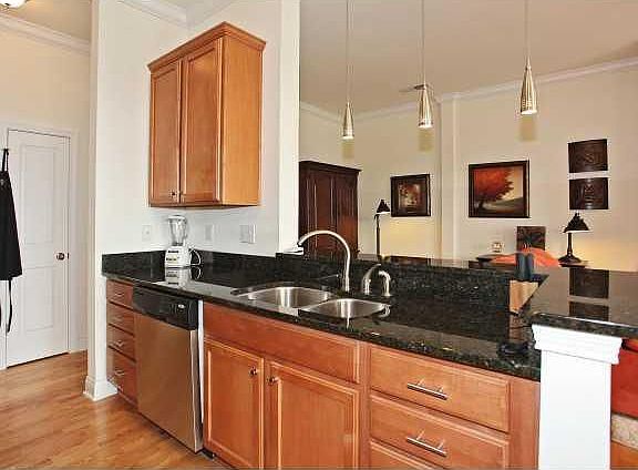 4th image of 355 E Ohio St Unit 115