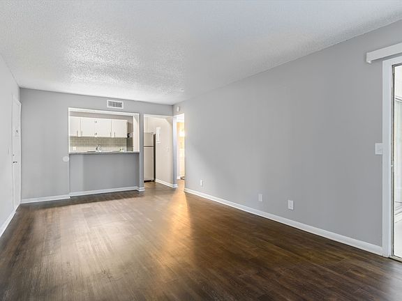 5th image of 606 Park Ave #610