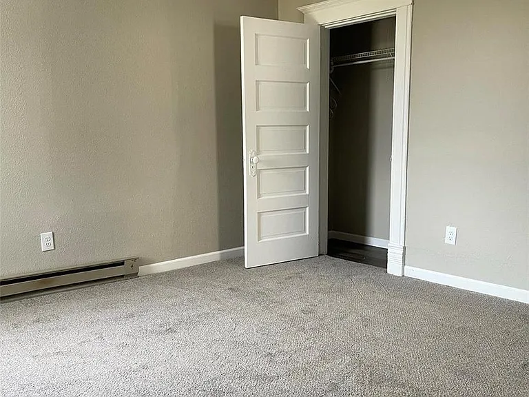 319 N Hesperia St #B — Photo 10