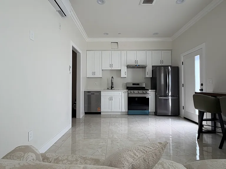 16052 Ludlow St — Photo 7