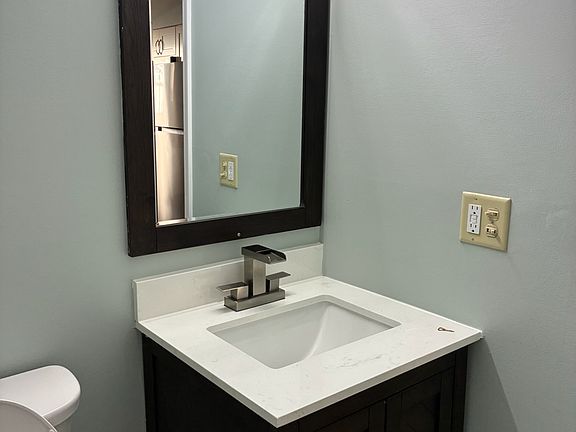 5th image of 460 W John Casey Rd APT 2