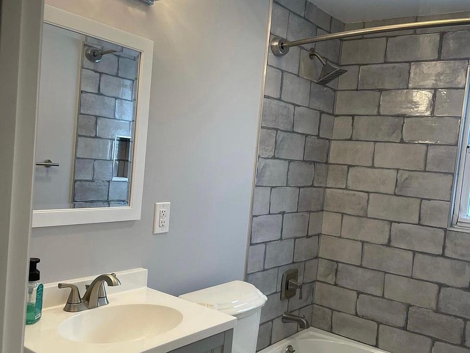 1st image of 2-132 Leonard Pl #2