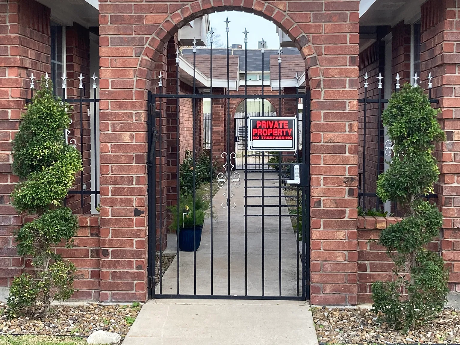 Pristine Unit in Schunior / UTRGV Villiage — Photo 3