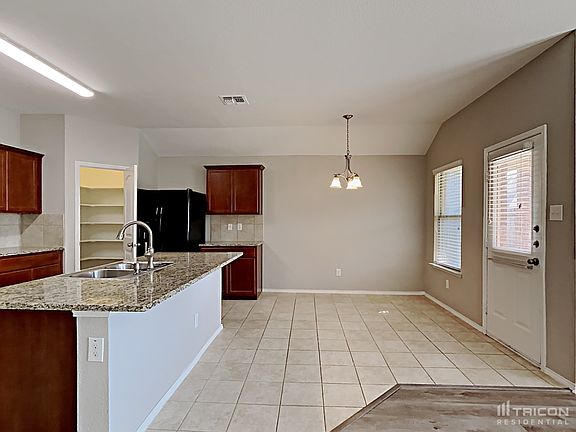 3rd image of 2044 Enchanted Rock Dr