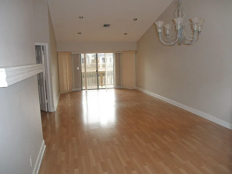 1004 Landings Blvd — Photo 7