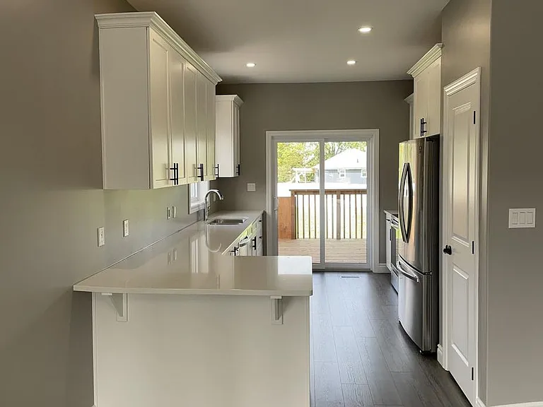 10 Redwood Dr — Photo 11