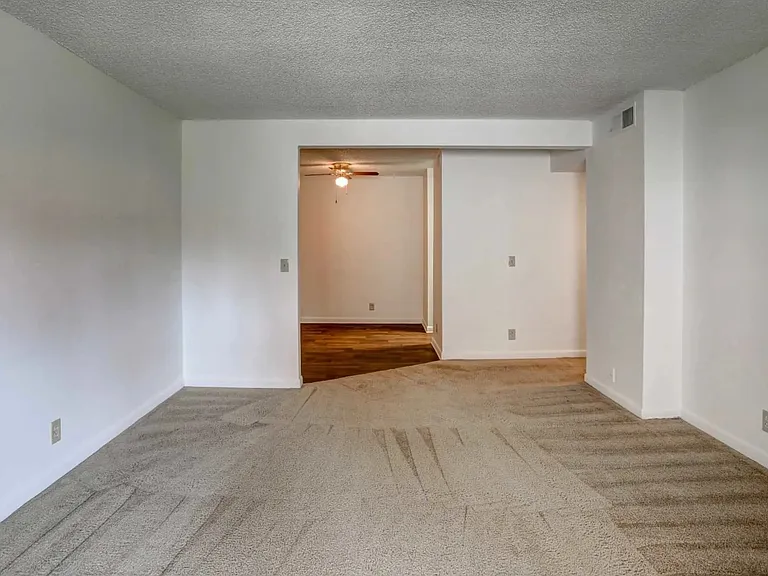 Foxcroft Apartments — Photo 12