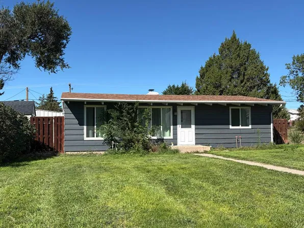 714 S Oak St, Lusk, WY 82225