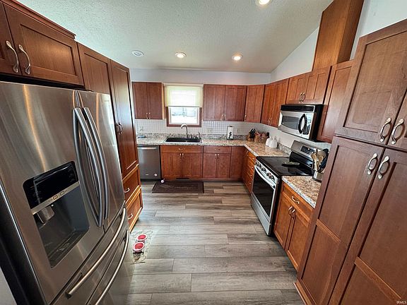 4th image of 10595 Oriole Ln