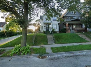 1423 N 34th St #1, Milwaukee, WI 53208