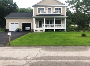 17 Fox Run, Jamestown, RI 02835