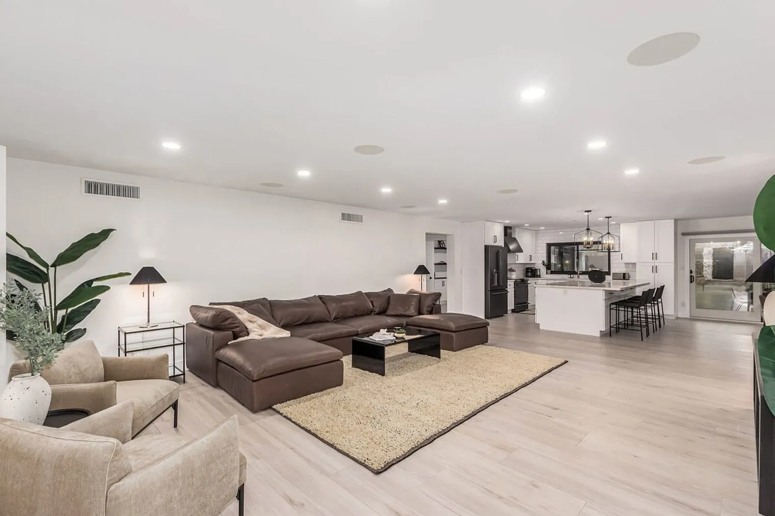 5 bed, 3.0 bath, 2497 sqft, $22,989 — Photo 2