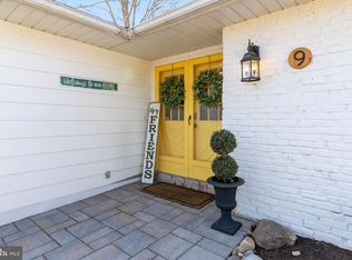 9 Lookout Ln, Washington Crossing, PA 18977