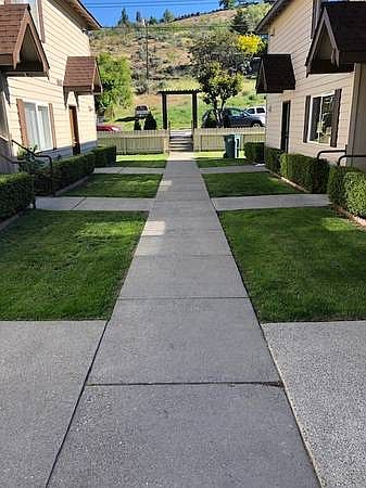 Common area, entrance to apartments