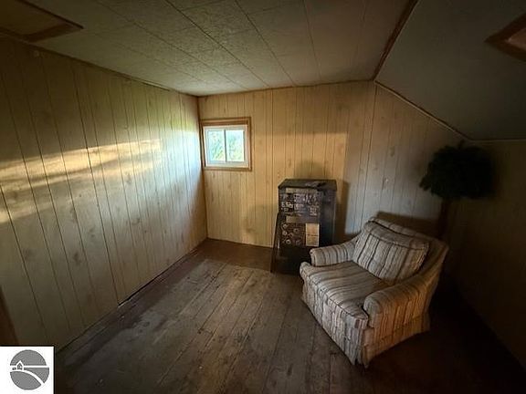 5th image of 2425 E Roggy Rd