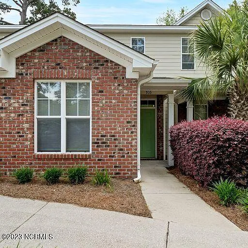 933 Downey Branch Ln — Photo 1