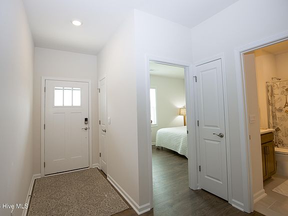 3rd image of 801 Amster Way