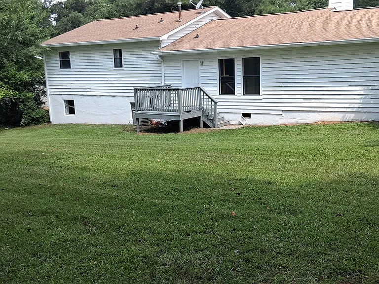 531 Carithers Rd — Photo 2
