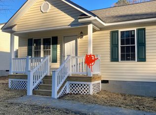 250 Woodberry Dr, Hartfield, VA 23071