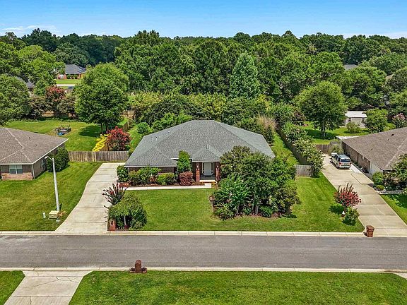 3rd image of 5353 Mountain Laurel Ln
