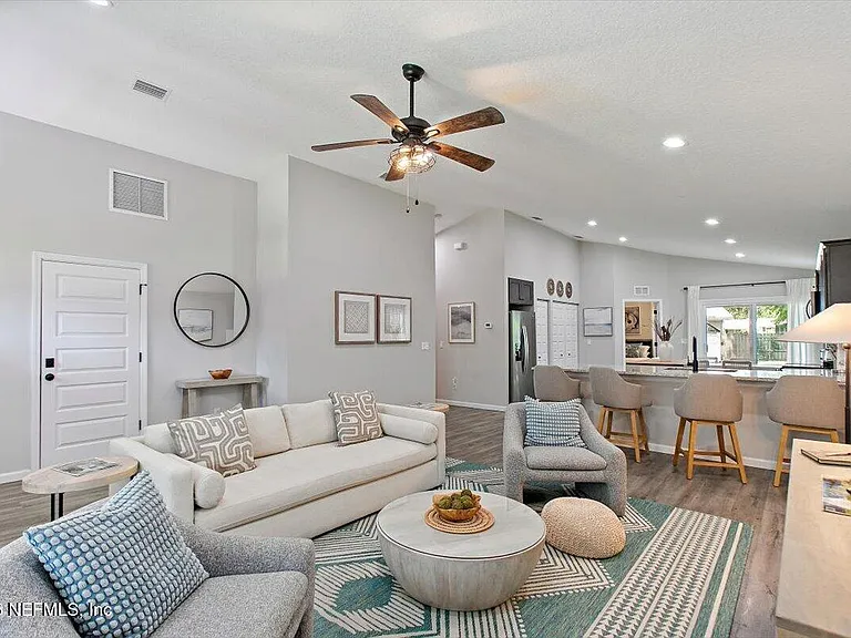 402 El Rey Ave — Photo 4