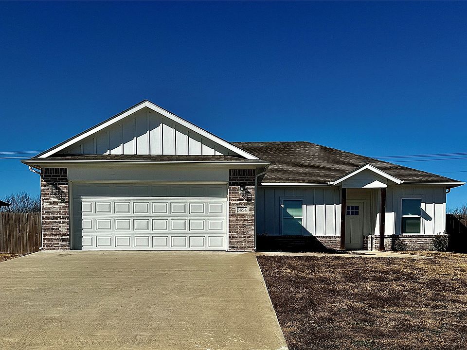 1st image of 3624 Skylane Ave