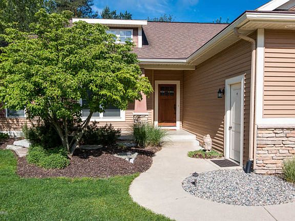 2nd image of 2837 Coppergrove Dr NE
