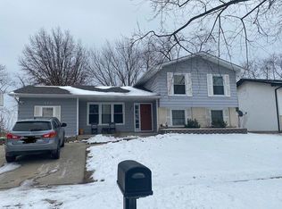112 N Lancaster Dr, Bolingbrook, IL 60440