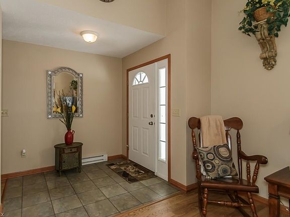 3rd image of 1883 Beaver Cir