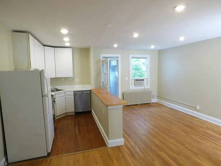 3915 W St NW #4 — Photo 6