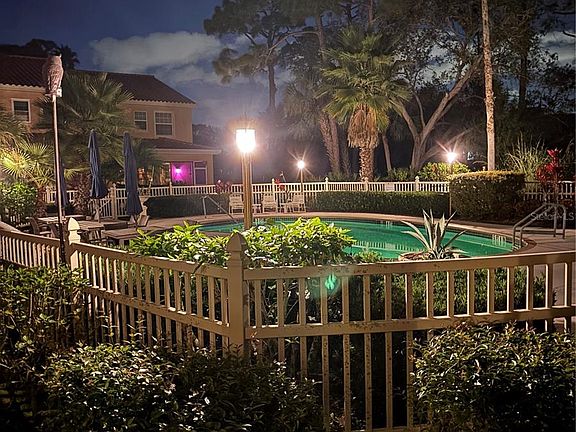 3rd image of 3971 Square East Ln #8