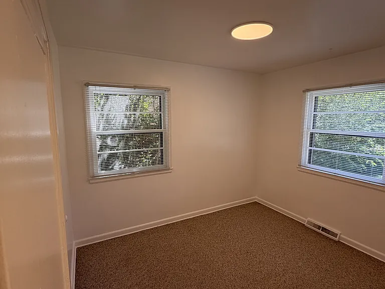 2525 S Clayton St — Photo 41