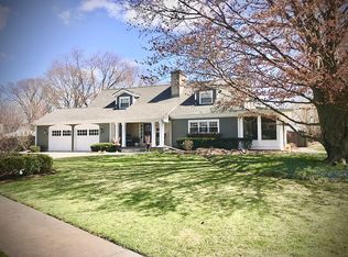 41 S Lincoln Ave, Geneva, IL 60134