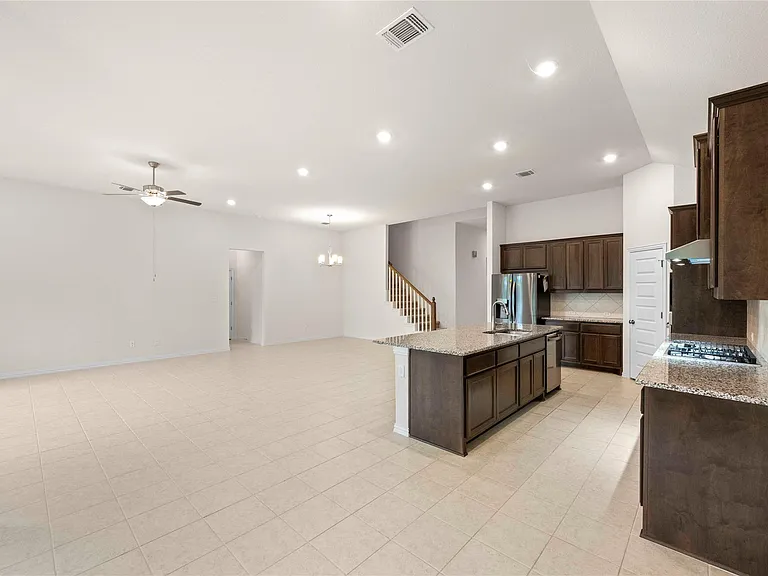 182 Palmillas Dr — Photo 14