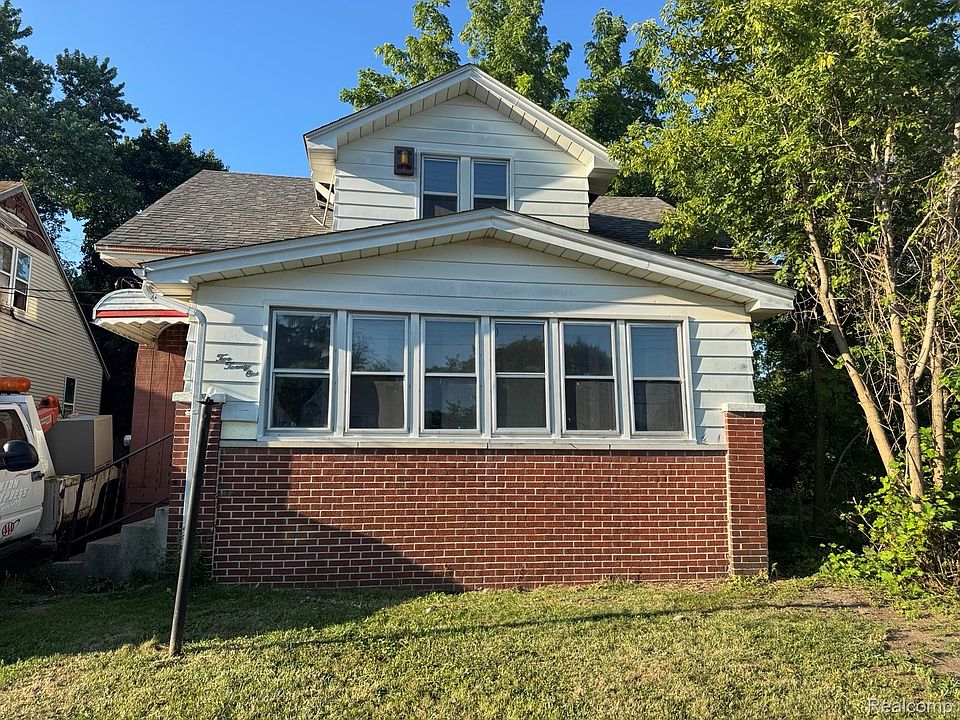 1st image of 221 Harrison St